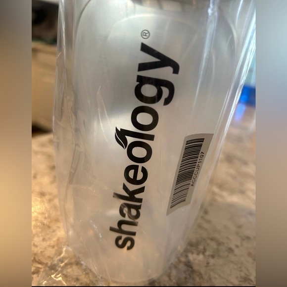 Beach Body Shakeology shaker bottle NEW - Picture 2 of 4
